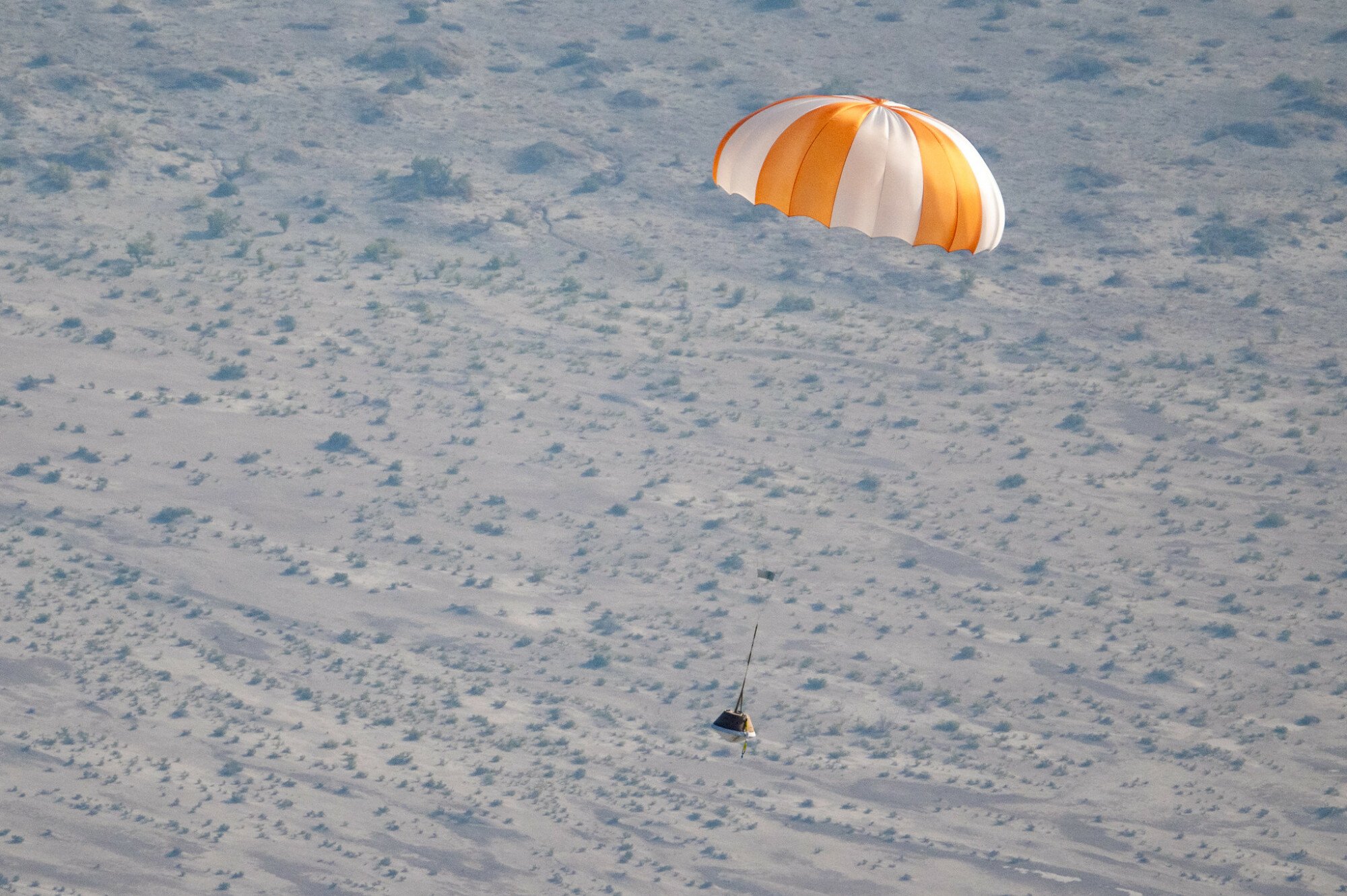 OSIRIS-Rex is a replica capsule for parachuting down to earth