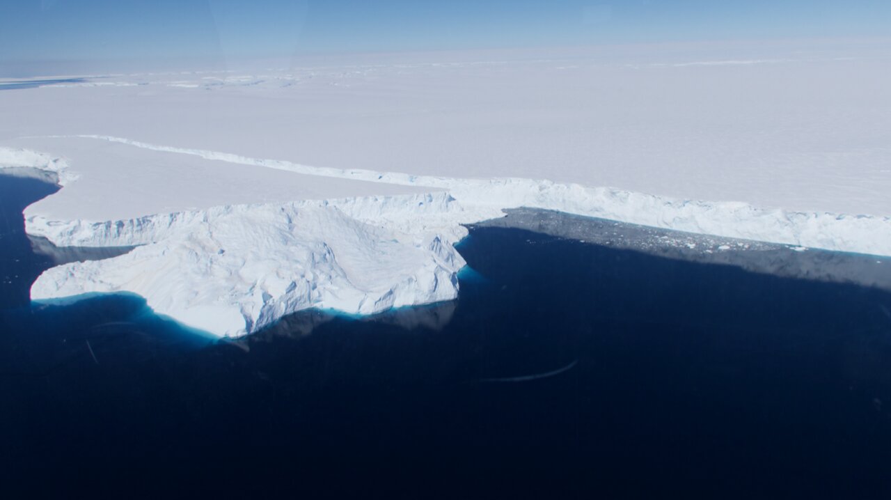 Helicopter-based observations reveal warm ocean flows toward the Totten Ice Shelf in Southeast Antarctica.