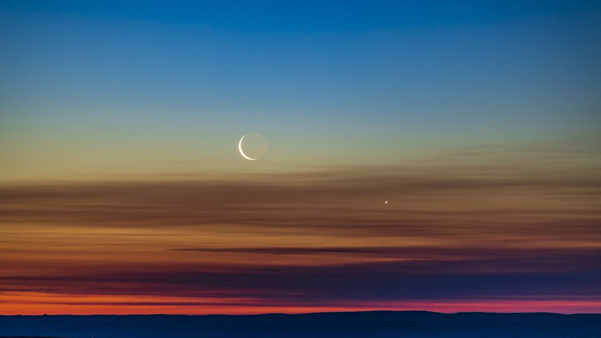 Now Venus is a light in the morning sky.  Here's how to see it